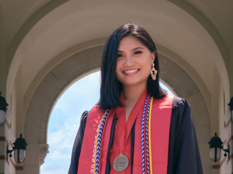 Honors student Alex Nuyda.