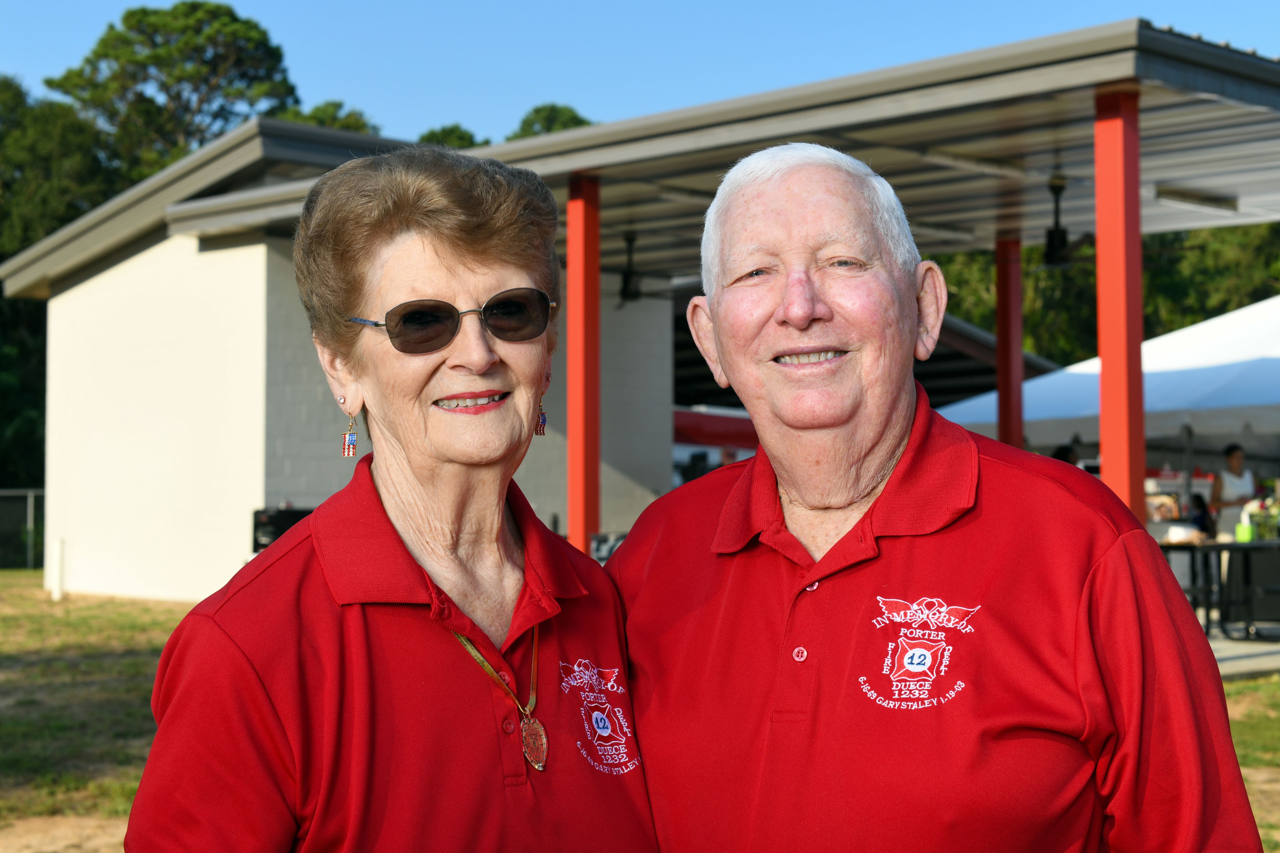 Photo of LSC officials and Tu Camino scholarship winners